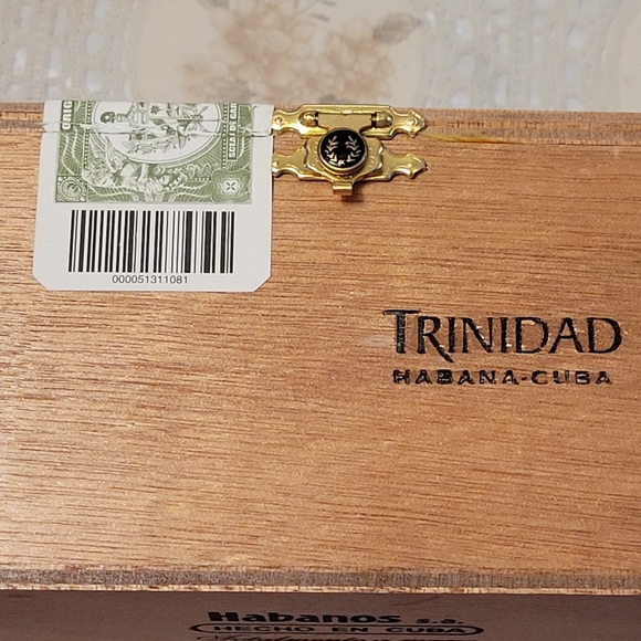 Authentic Wooden Cigar Box - Picture 6 of 6